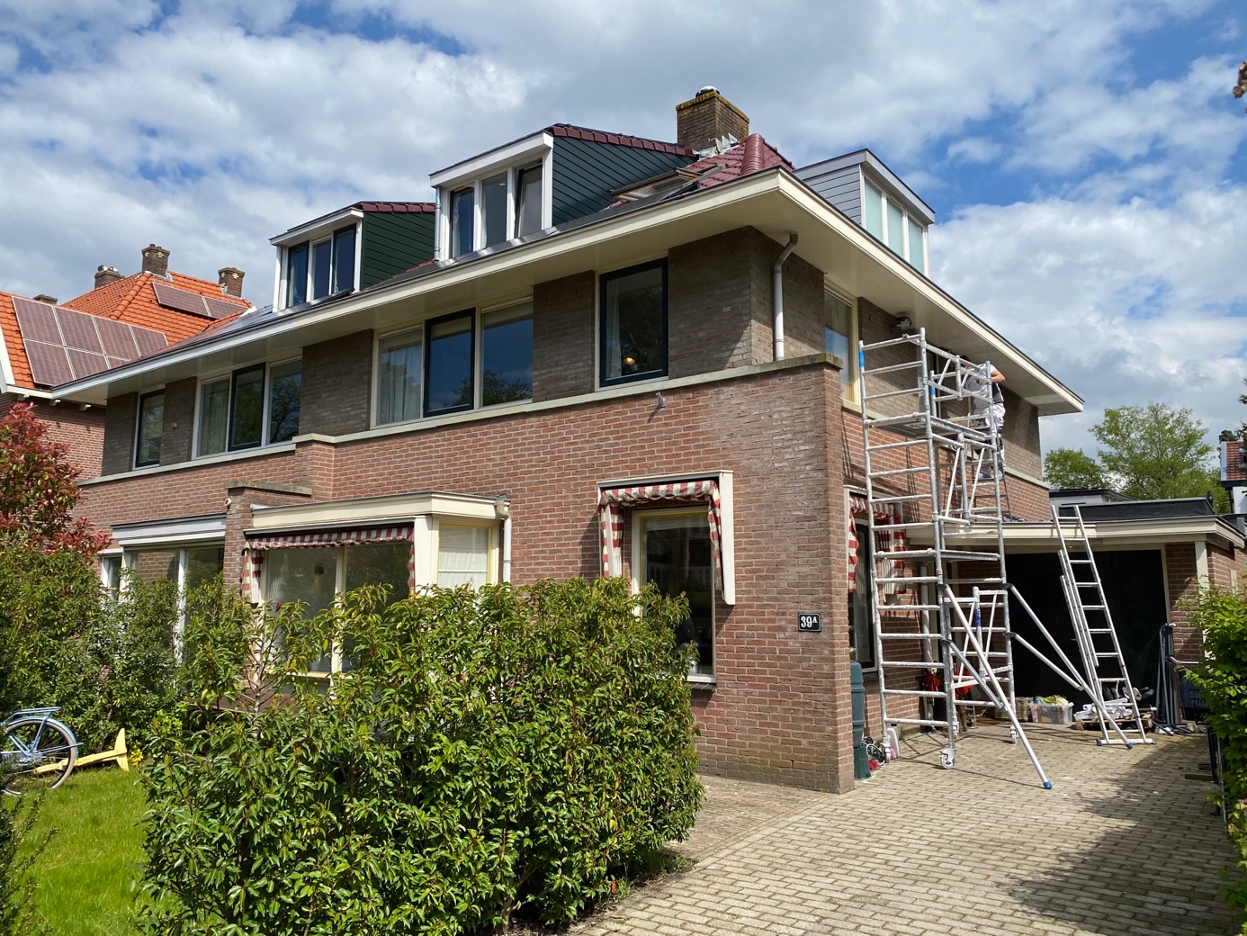 Afbeelding met gebouw, buiten, lucht, huis

Automatisch gegenereerde beschrijving